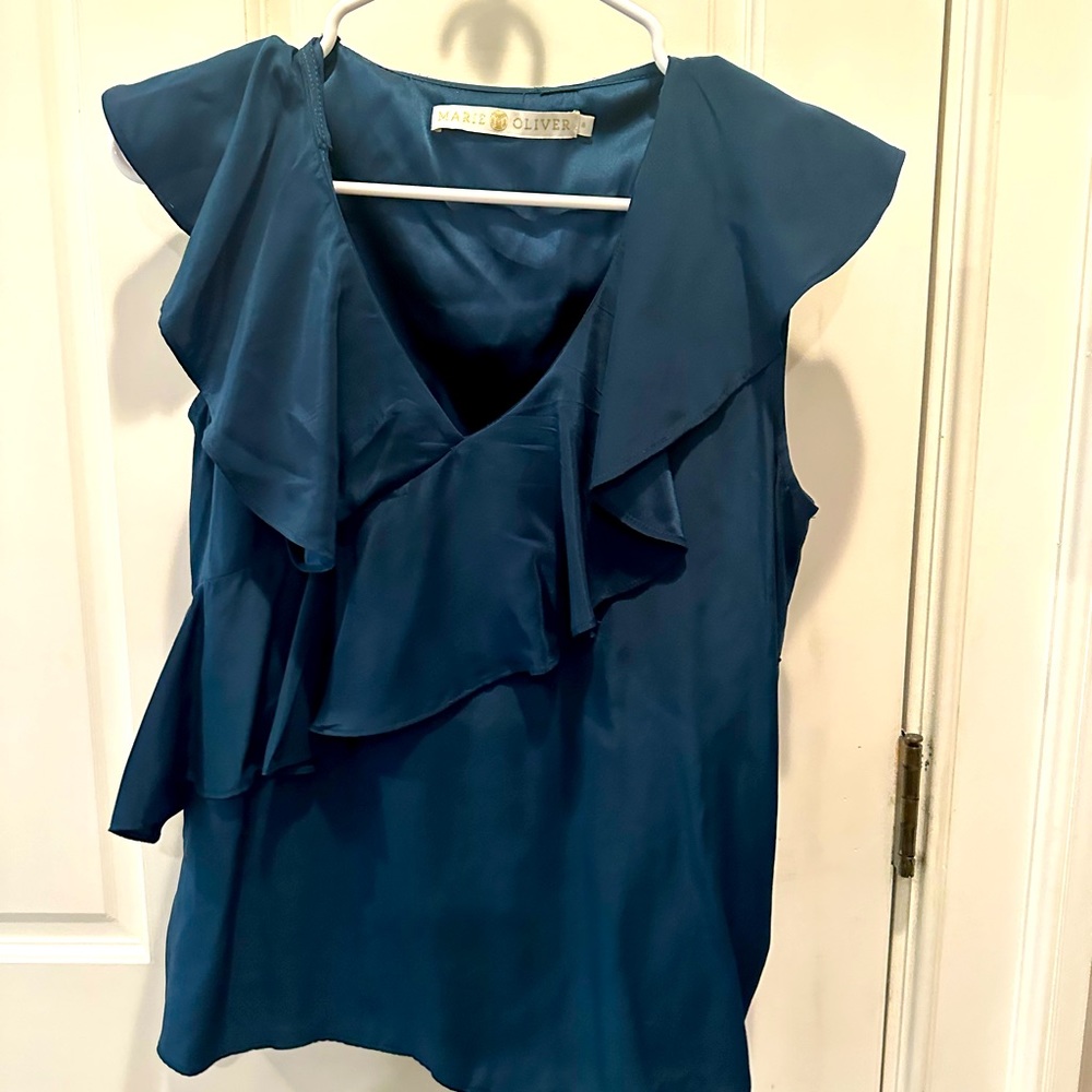 Beautiful Marie Oliver Hunter Green Silk Top